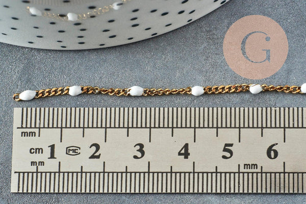Chaine plate acier inoxydable doré IP fantaisie résine blanc 2.5mm, x1 mètre (G10012)