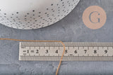 Chaîne plate en laiton brut de 1,5 mm de large, idéale pour la création de bijoux DIY, présentée avec une règle.