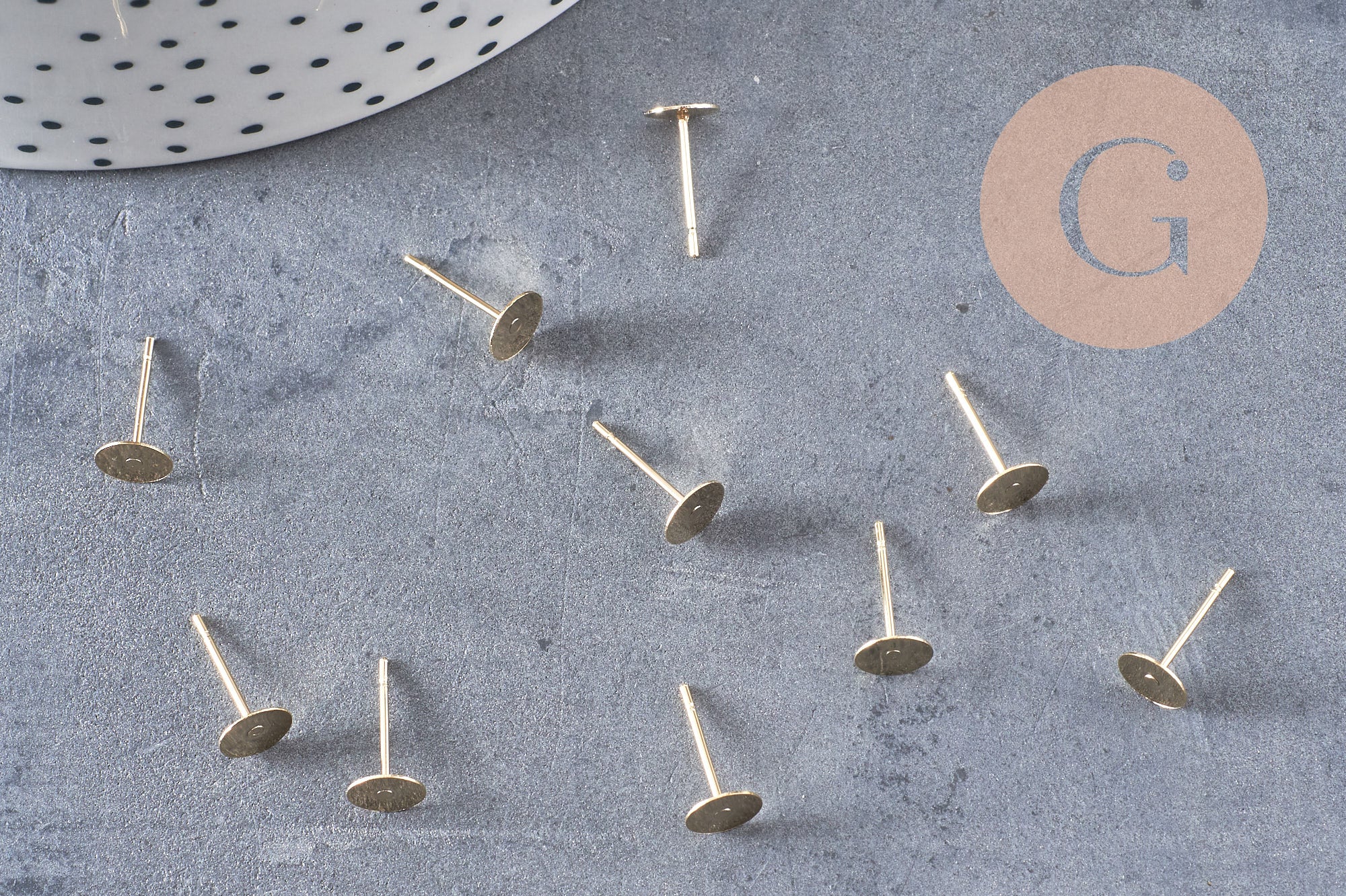 Clous-puces oreille avec plateau acier inoxydable 304 doré 6mm, x10 (G2568)