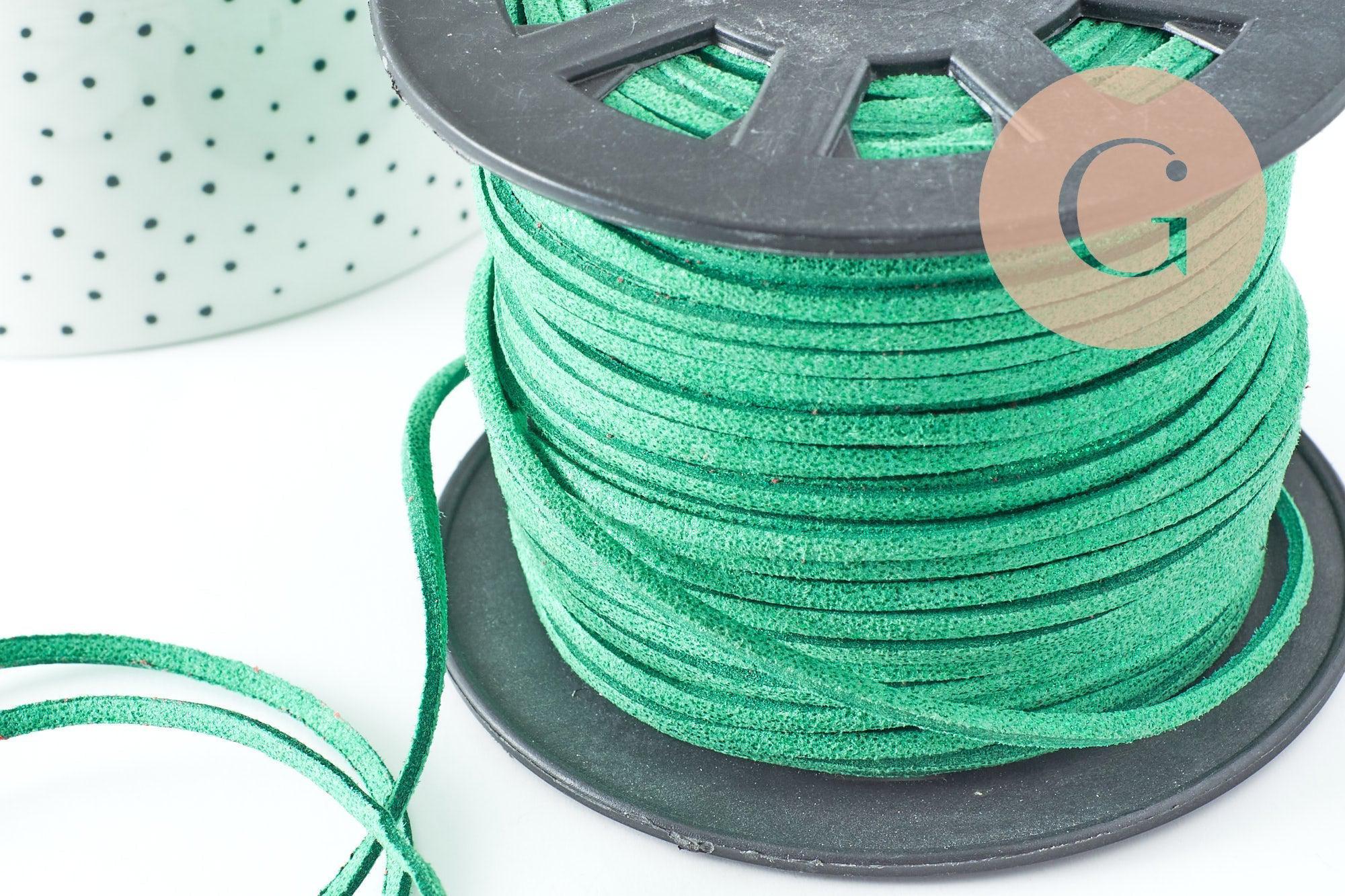 Cordon suédé vert à paillettes imitation cuir4mm, x1 mètre (G1287)