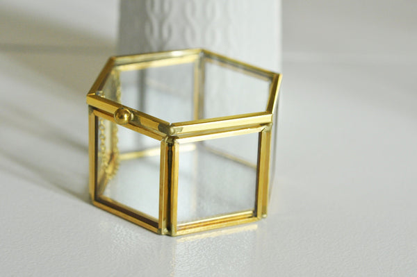 EP Boite à bijoux verre laiton hexagone 7.5cm de côté-G926