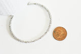EP Bracelet jonc réglable finition or blanc tressé 65x55mm, x1 (G2586)