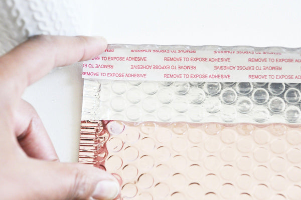 EP-Enveloppes à bulles en plastique rose clair brillant 150x130mm, x9 (G4796)