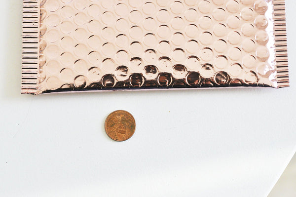 EP-Enveloppes à bulles en plastique rose clair brillant 150x130mm, x9 (G4796)