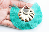 EP -Pendentif large pompon fil vert support doré,pendentif en fil sur support doré, 85-92mm, x 2 (G4538)