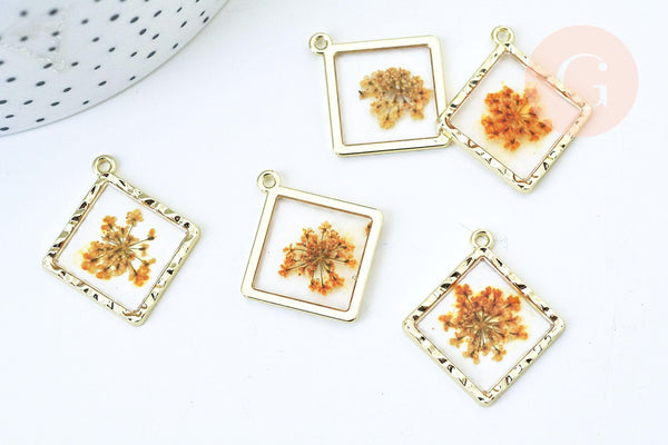 EP Pendentif losange résine fleur séchée 30mm, pendentif paquerette blanche et or, création de bijoux originaux, x1 G5595
