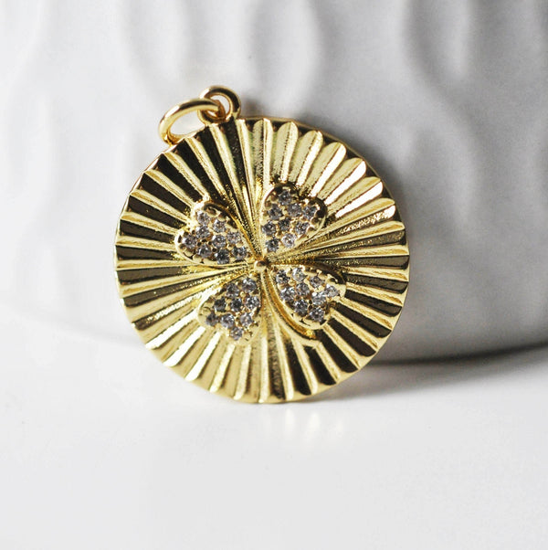 EP Pendentif médaille ronde trèfle quatre feuilles laiton doré 18K et zircons colorés,breloque laiton feuille, bijoux doré,21.5mm, x1 G4466