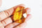 EP-Pendentif rectangle verre jaune facetté 42mm, x1,G3411