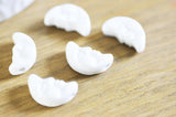 EP perle porcelaine blanche croissant lune visage, perle céramique, fabrication bijoux, céramique blanche, x 5, 18mm G5378