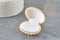 Ecrin bijou coquillage Velours jaune moutarde 3.5x3.8cm, x1 (G5097)