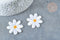 Ecusson brodé Marguerite blanche thermocollant 33mm, x2 (G7787)