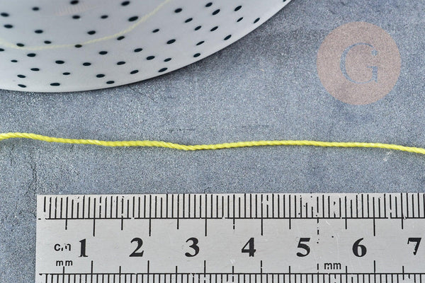 Fil nylon jaune nylon à broder-couture-bijoux 0.8mm , x10 mètres (G8313)