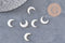 Lune nacre blanche naturelle,pendentif lune,coquillage blanc,corne non percée,création bijoux,Pendentif nacre,12x11.5mm, X2 (G0391)