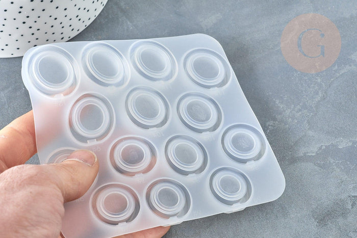 Moule silicone pour fabrication bague décoration forme anneau résine 123x108x7mm, x1 (G7989)