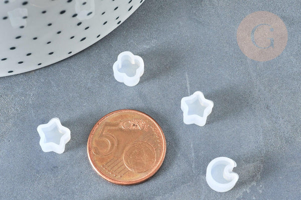 Moules petits en silicone lune, fleur, étoile inclusion résine 8~8.5mm, x2 (G8329)