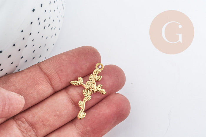 Pendentif Croix Fleur de rose acier 304 inoxydable IP doré, x1 (G9014)