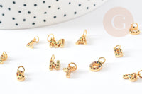 Pendentif Lettre laiton doré zircons colorés 8.5~9.5mm, x1 (G1570)