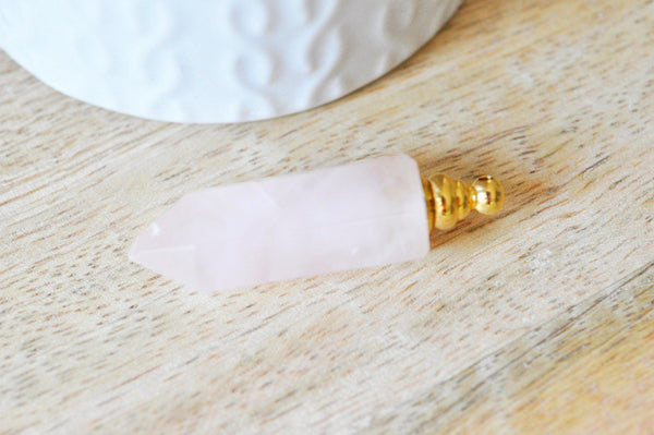 Pendentif bouteille parfum quartz rose naturel pointe 46.5mm, x1 (G4511)