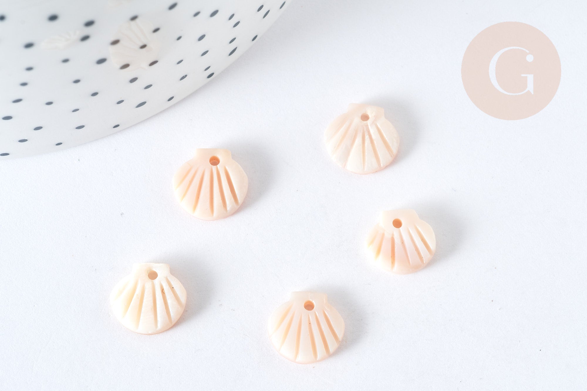 Pendentif coquillage nacre blanche naturelle 9,5-10mm , création bijou coquillage, x1 G7356