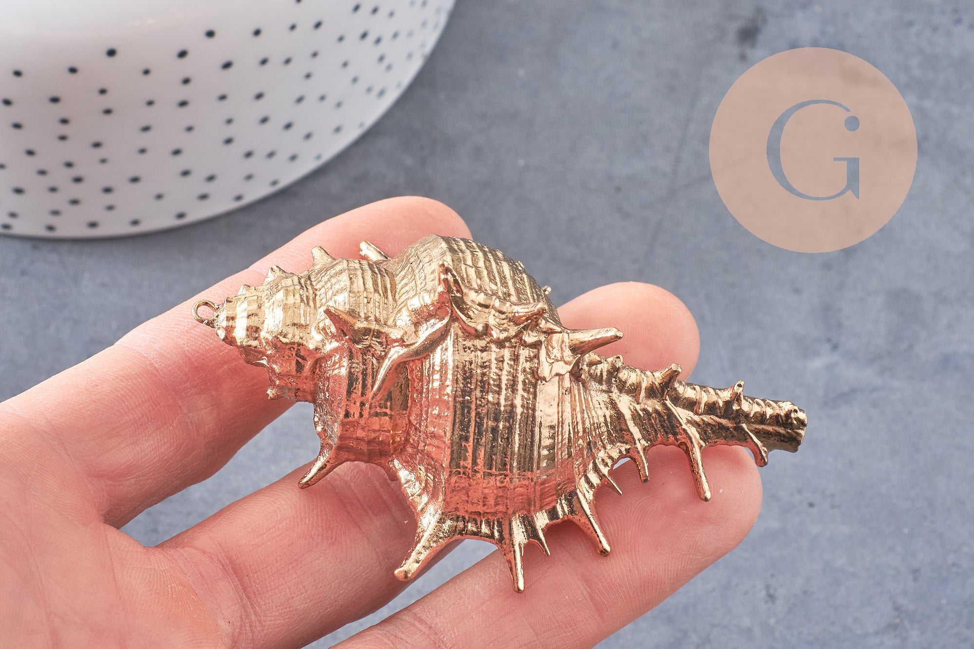 Pendentif coquillage naturel doré 57-78mm, pendentif doré pour création bijoux vacances x1 G1612
