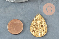 Pendentif goutte martelé laiton brut 33x23mm, breloques laiton brut sans nickel pour création bijoux géométrique, X2 (G3194)