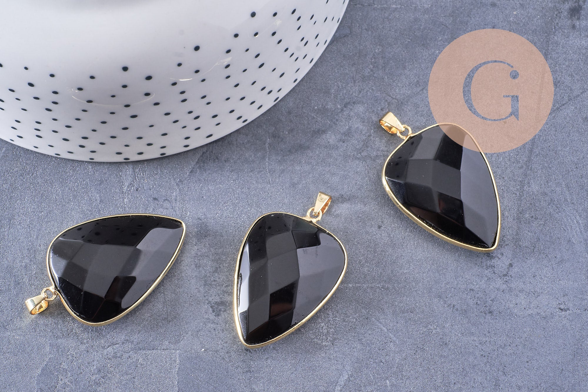 Pendentif ovale agate naturelle noire laiton doré 40mm, x1 (G2517)