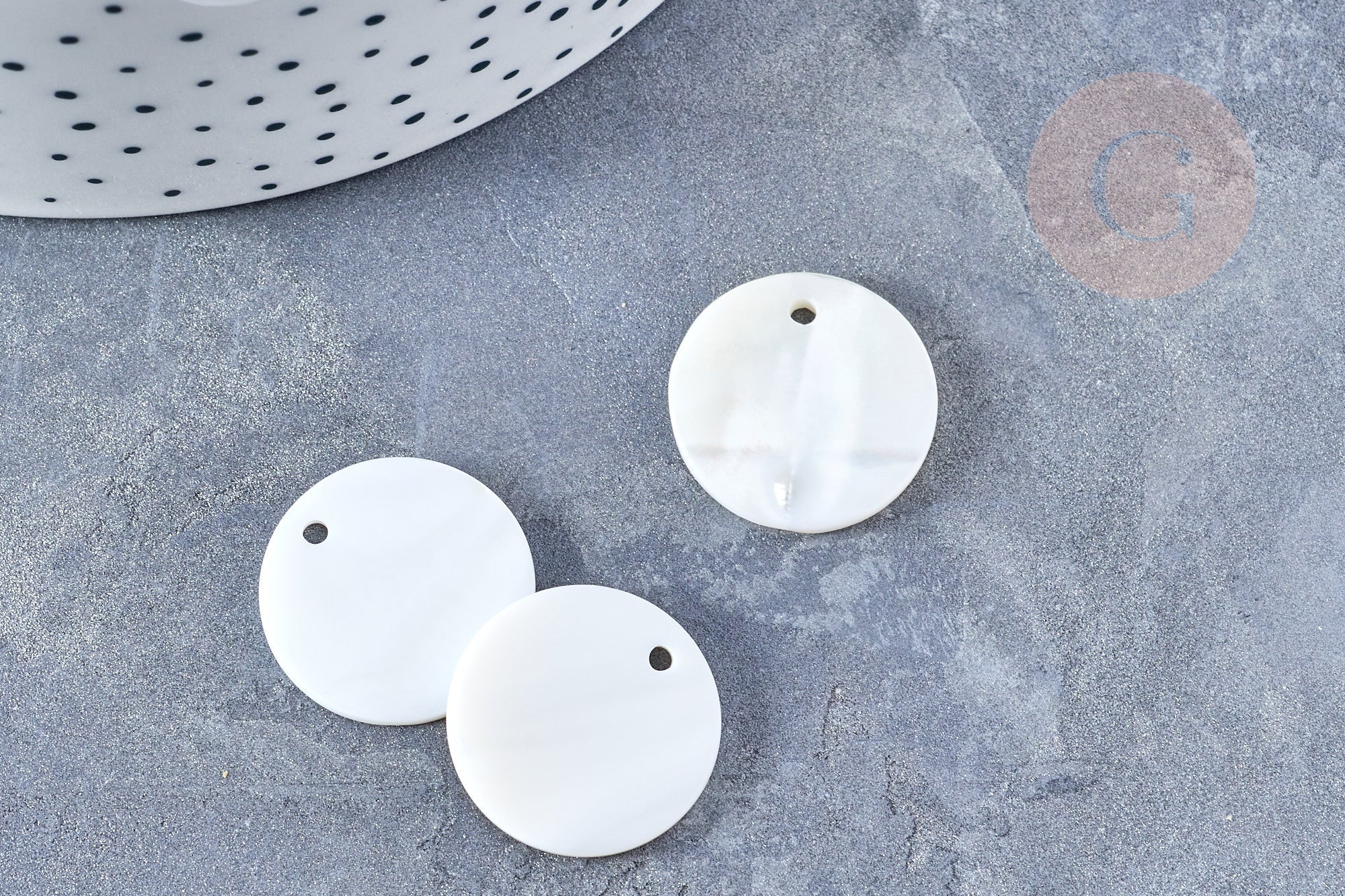 Pendentif rond nacre blanche 20mm, pendentif coquillage blanc naturel, x5 (G8532)