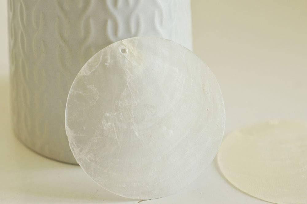 Pendentif rond nacre blanche, pendentif coquillage, coquillage blanc,nacre,coquillage naturel,création bijoux,60mm, x1 G0094