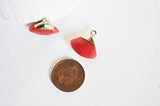 Pendentif triangle jade naturel rouge facettes 20mm, x1 (G2717)