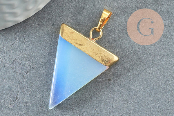 Pendentif triangle opalite blanche laiton doré 33mm, x1 (G5176)