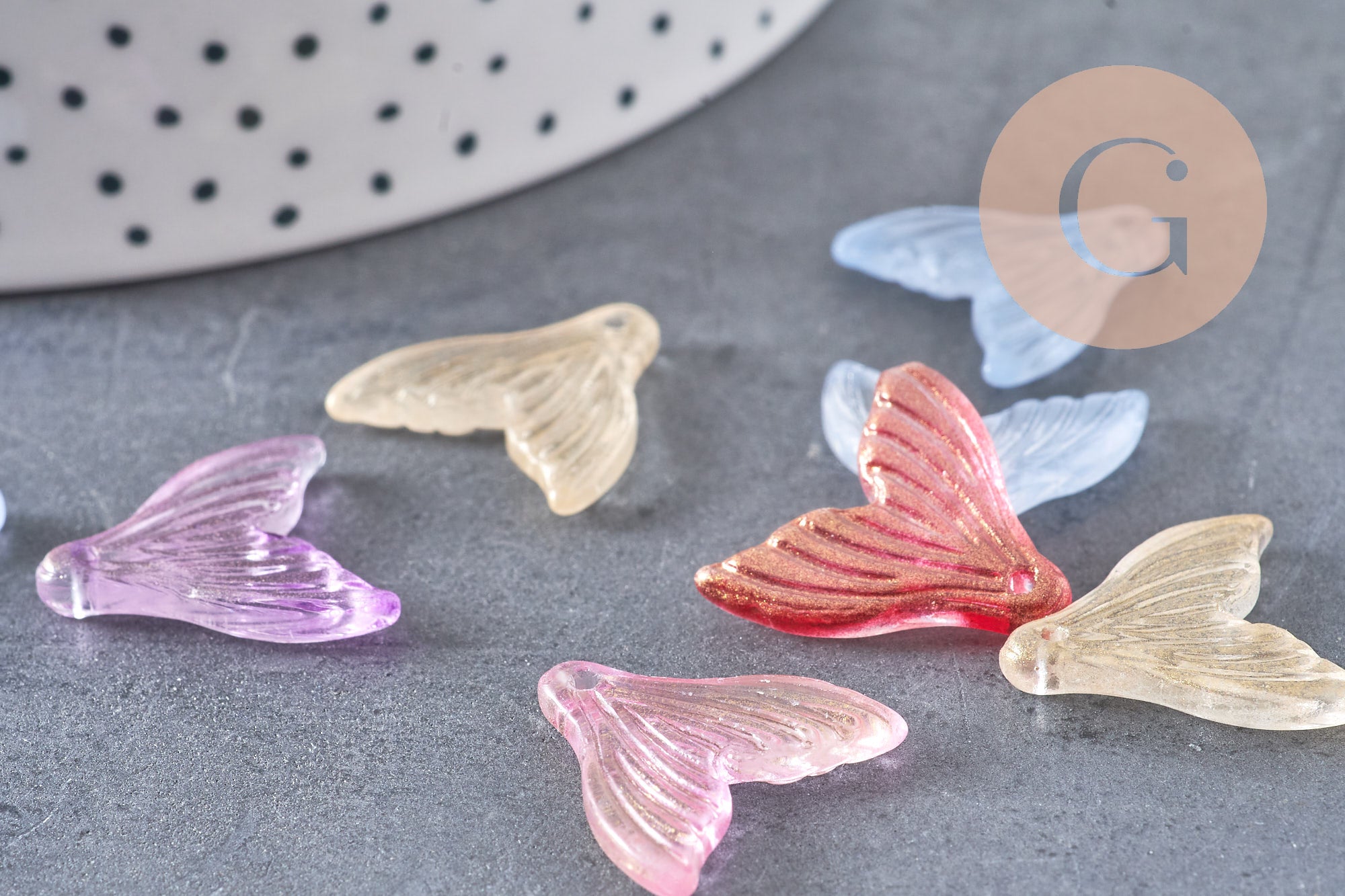 Pendentif verre multicolore queue de poisson 19.5mm, x10 (G4080)