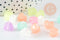 Perle coeur plastique acrylique multicolore plastel phosphorescent 12mm, x20 (G9359)