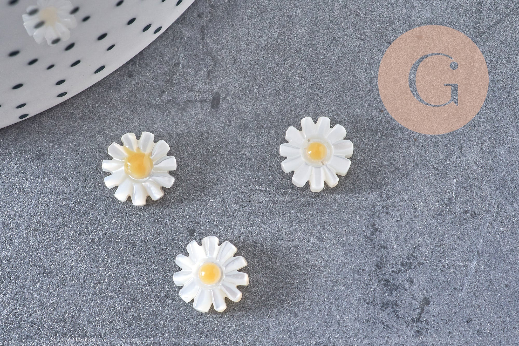 Perle fleur marguerite nacre naturelle, perle fleur,nacre naturelle,coquillage blanc,création bijoux,10mm, x1 G4218