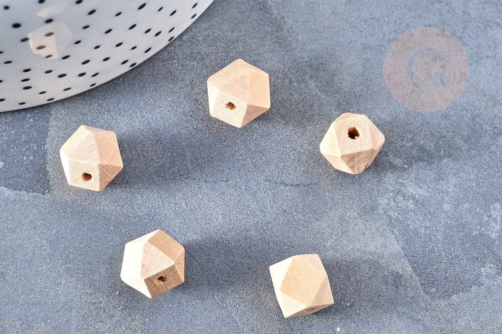 Perle hexagone bois 11mm, x5 (G6057)