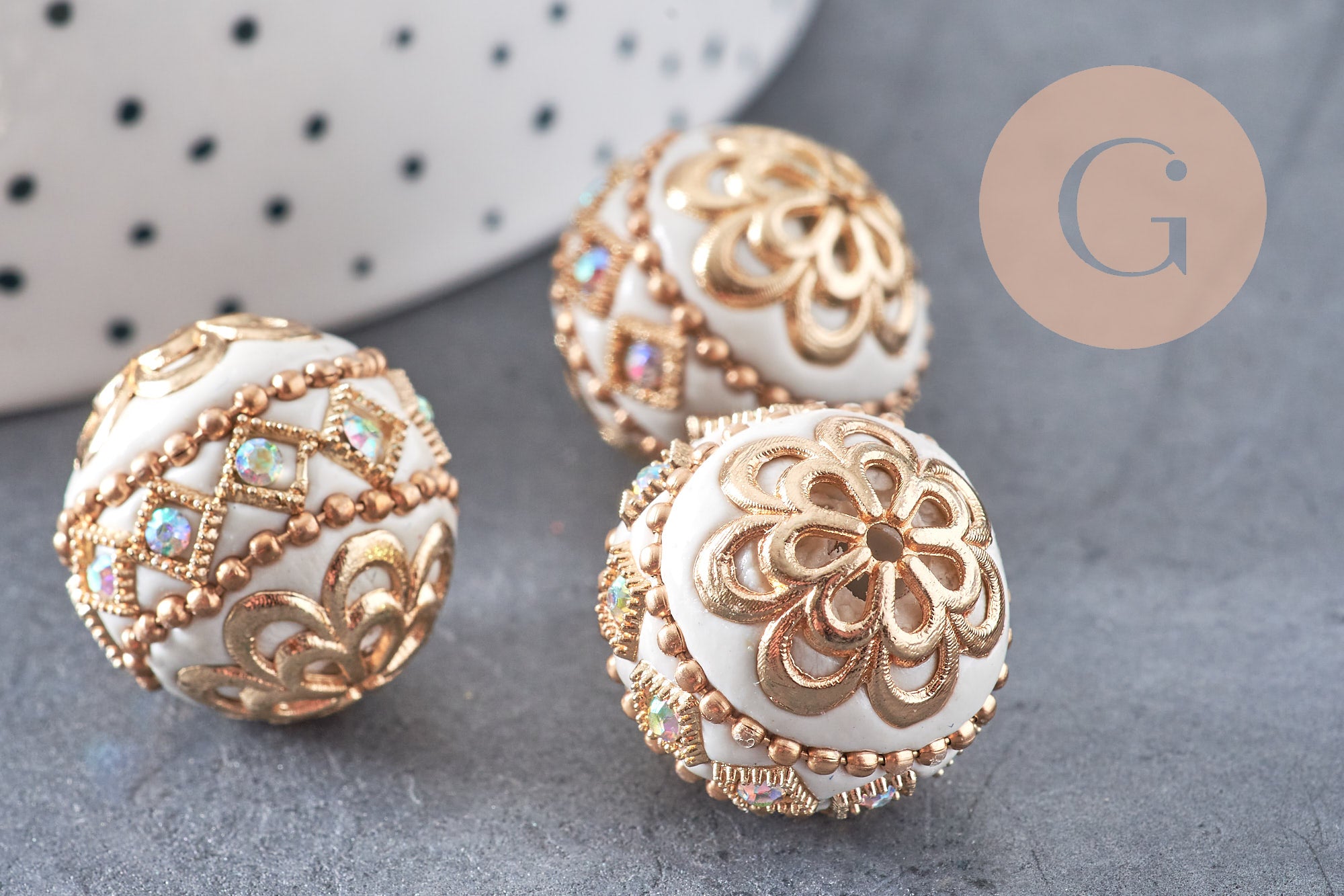 Perle indonesienne polymère blanc strass et zamac doré 19.5mm,création bijou ethnique exotique, x1 (G5907)