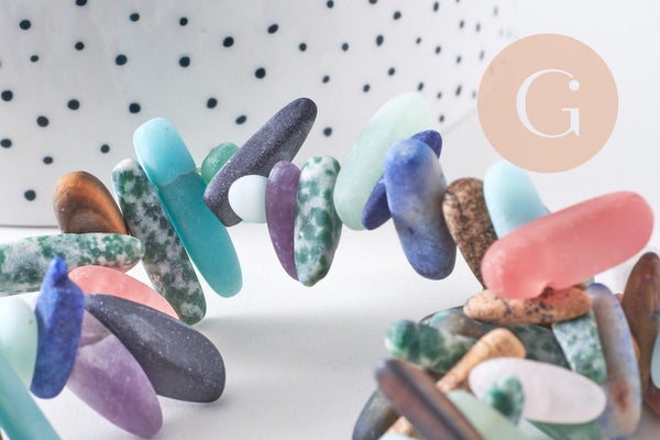 Perle ovale chips pierre mélangée sablée 11-19mm, x1 fil de 40cm (G4404)