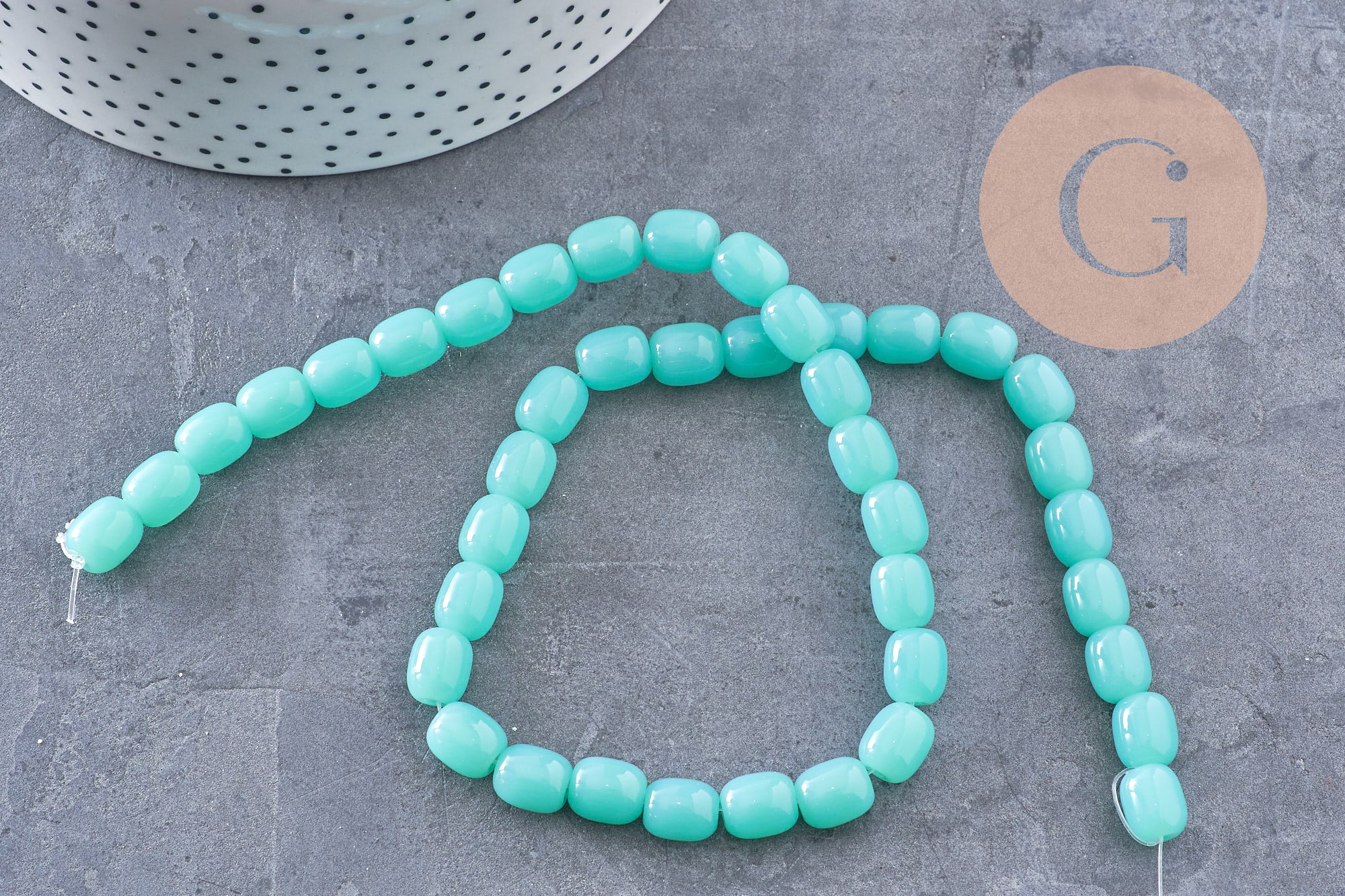 Perle ovale verre vert opaquet, des perles en verre imitation jade, fil de 39 perles,9.5mm x1 (G5368)