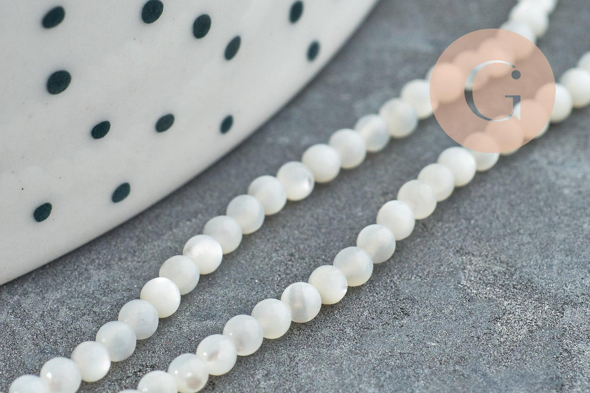 Perle ronde nacre coquillage blanc 2mm, x1 fil de 39cm (G5590)