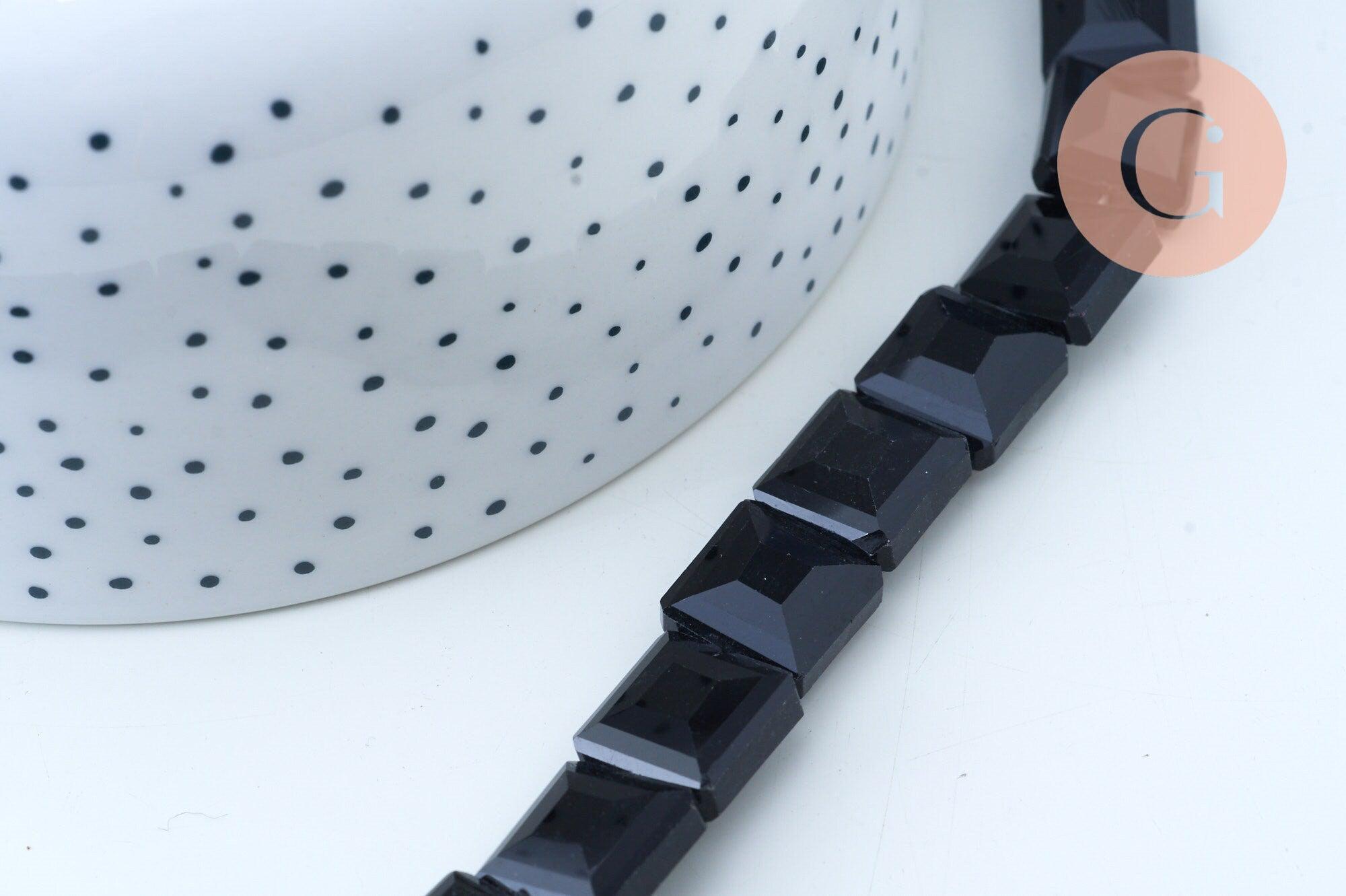 Perle verre carré noir opaque facetté 13mm, perles verre, verre bleu, fil de 20 perles, x1 (G6065)