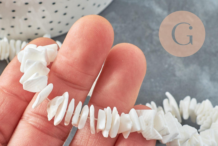 Perles chips coquillage naturel 6~12mm, x1 fil de 41cm (G3867)