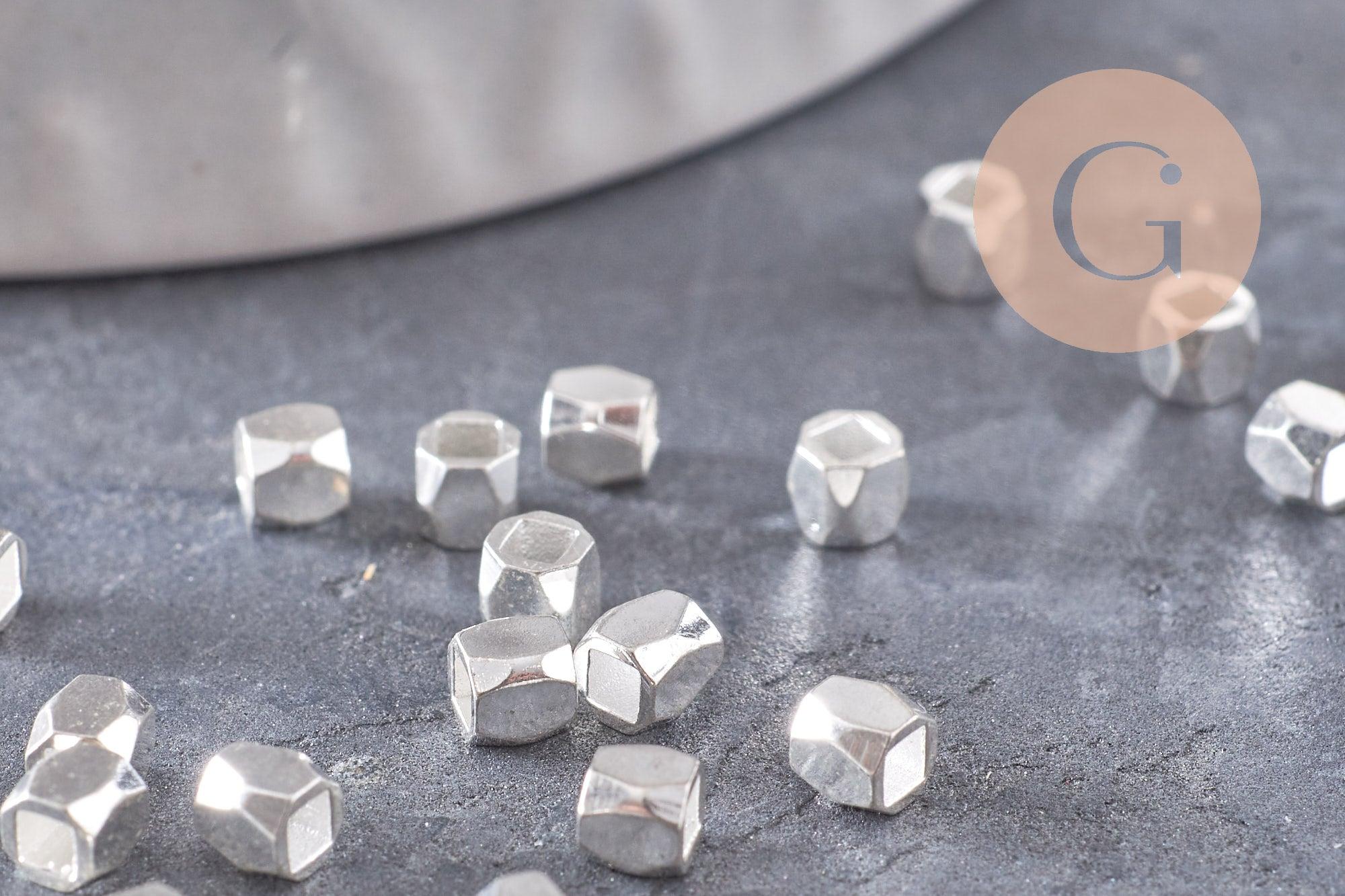 Perles intercalaires facettées laiton argenté ou doré, 3x3mm, x50 (G9906)