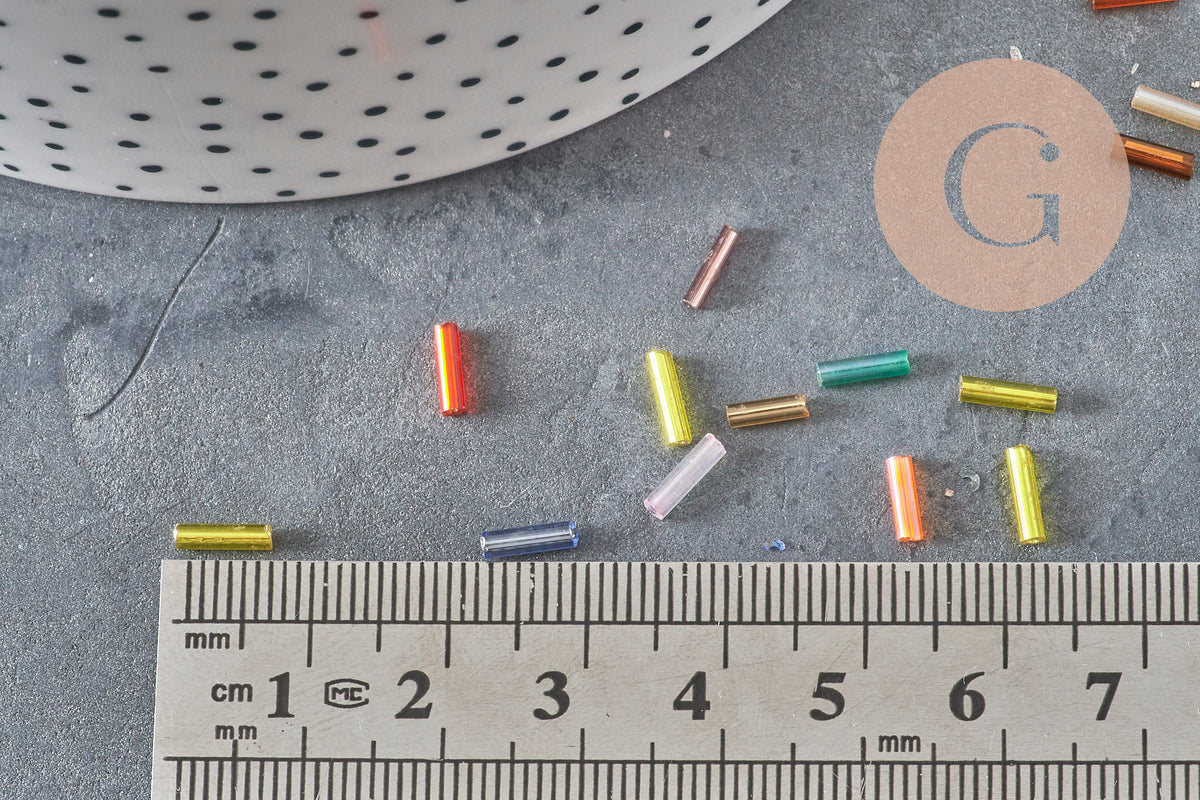 Perles rocaille Tube multicolore,perles rocaille multicolores, perles métallisées multicolores,6mm x 2mm, x 5 gr G7159