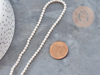 Perles rondes nacre blanche naturelle 3mm, création bijoux nacre coquillage, fil de 41cm, x1 (G9032)