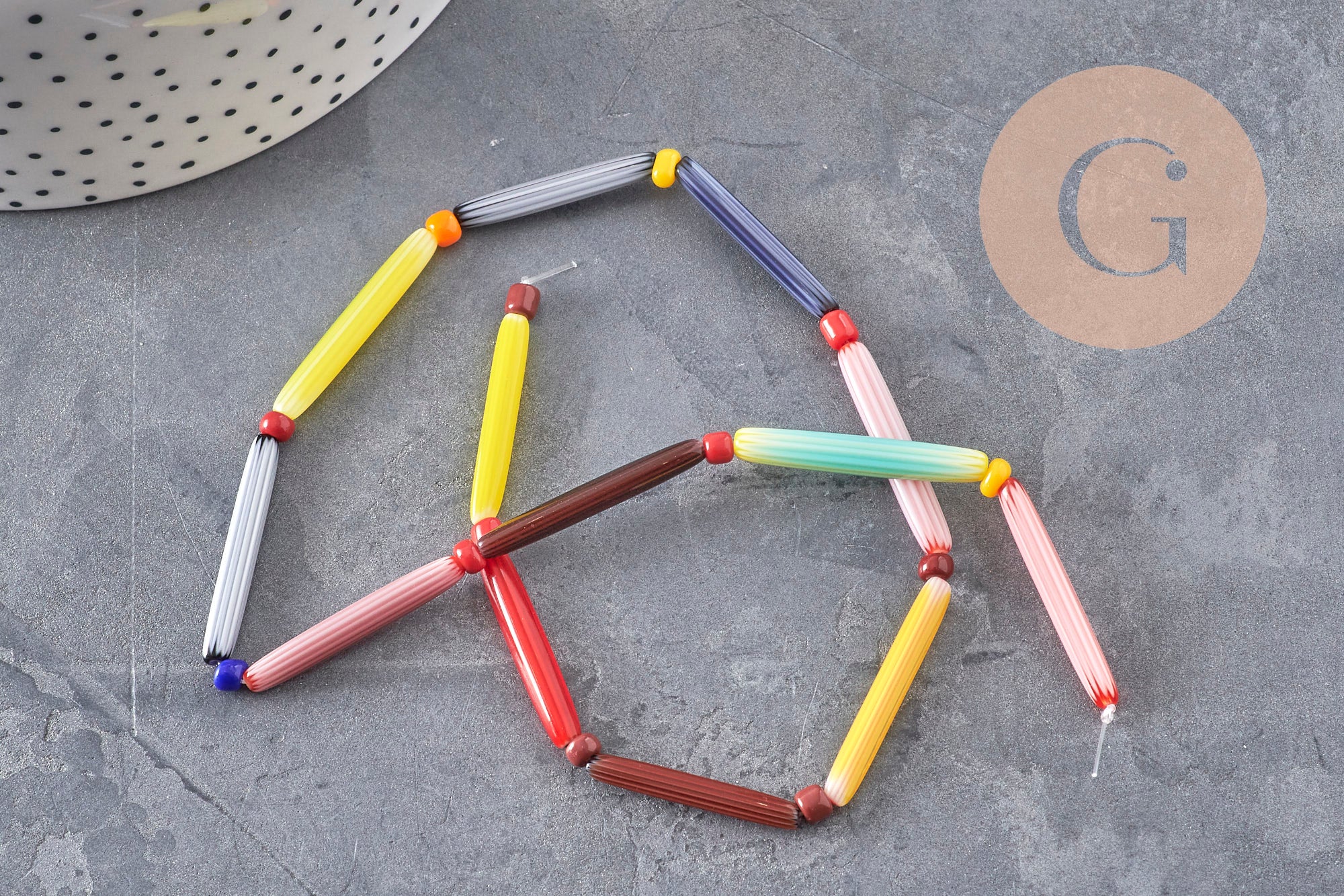 Perles tube verre millefiori artisanal 28mm, x1 fil de 40cm (G11114)