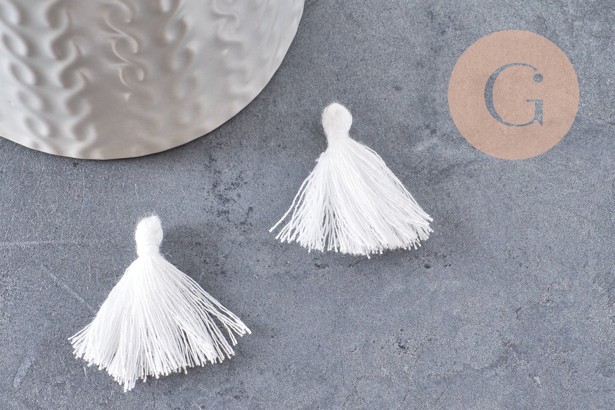 Pompon blanc coton 25-31mm, x5 (G1790)
