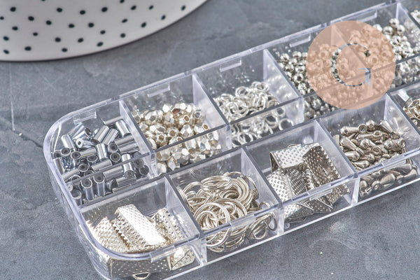 Boite Kit mix de 12 types de fournitures et perles zamac laiton Argent Platine, x1 (G8844)