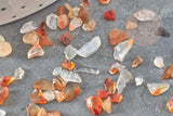 Sable chips cornaline rouge orange naturelle brute roulée 2~8mm non percé, x20gr (G5177)