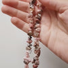 Perle chips rhodonite,pendentif bijoux,bijou pierre rhodonite Naturelle, perle rhonodite,le fil de 80cm G3847